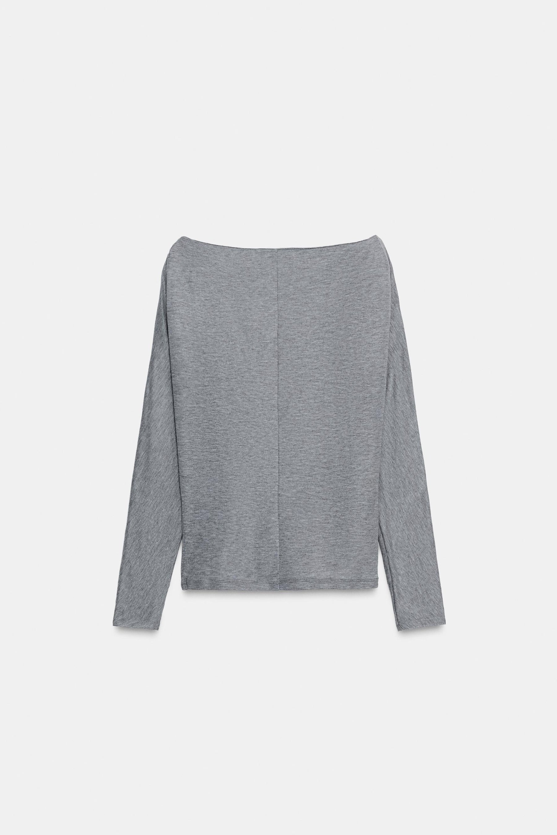 Nietenbesetztes T-Shirt