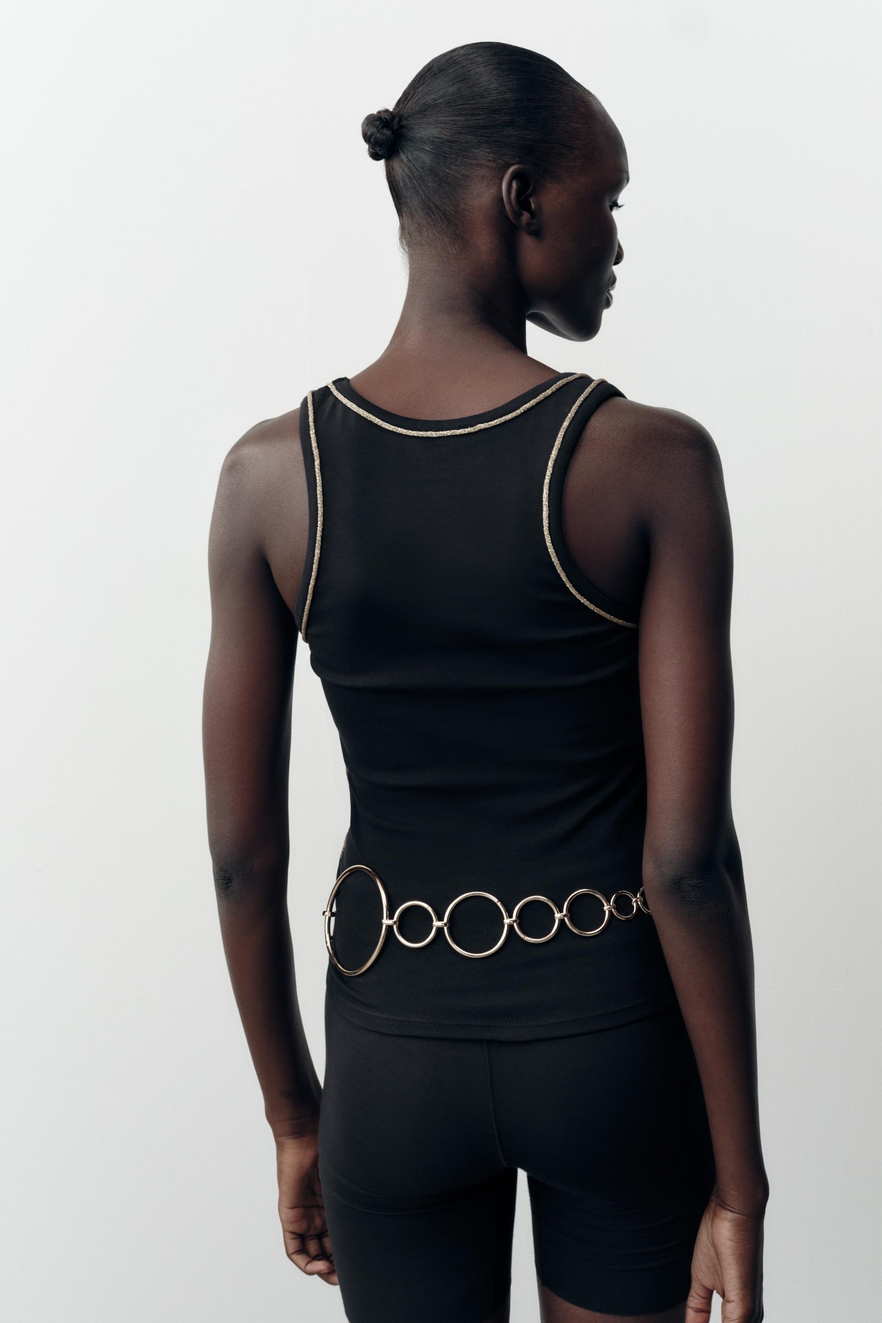 Metallische Zierleiste