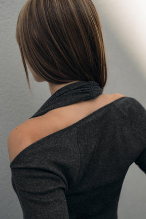 Neckholder-Doppel-T-Shirt