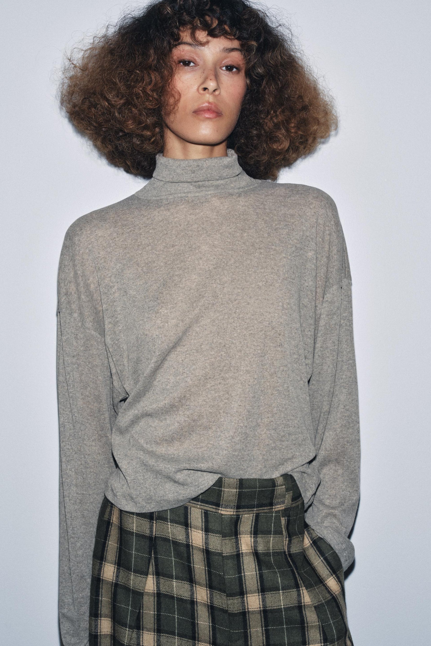 T-Shirt mit hohem Kragen