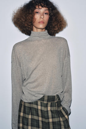 T-Shirt mit hohem Kragen