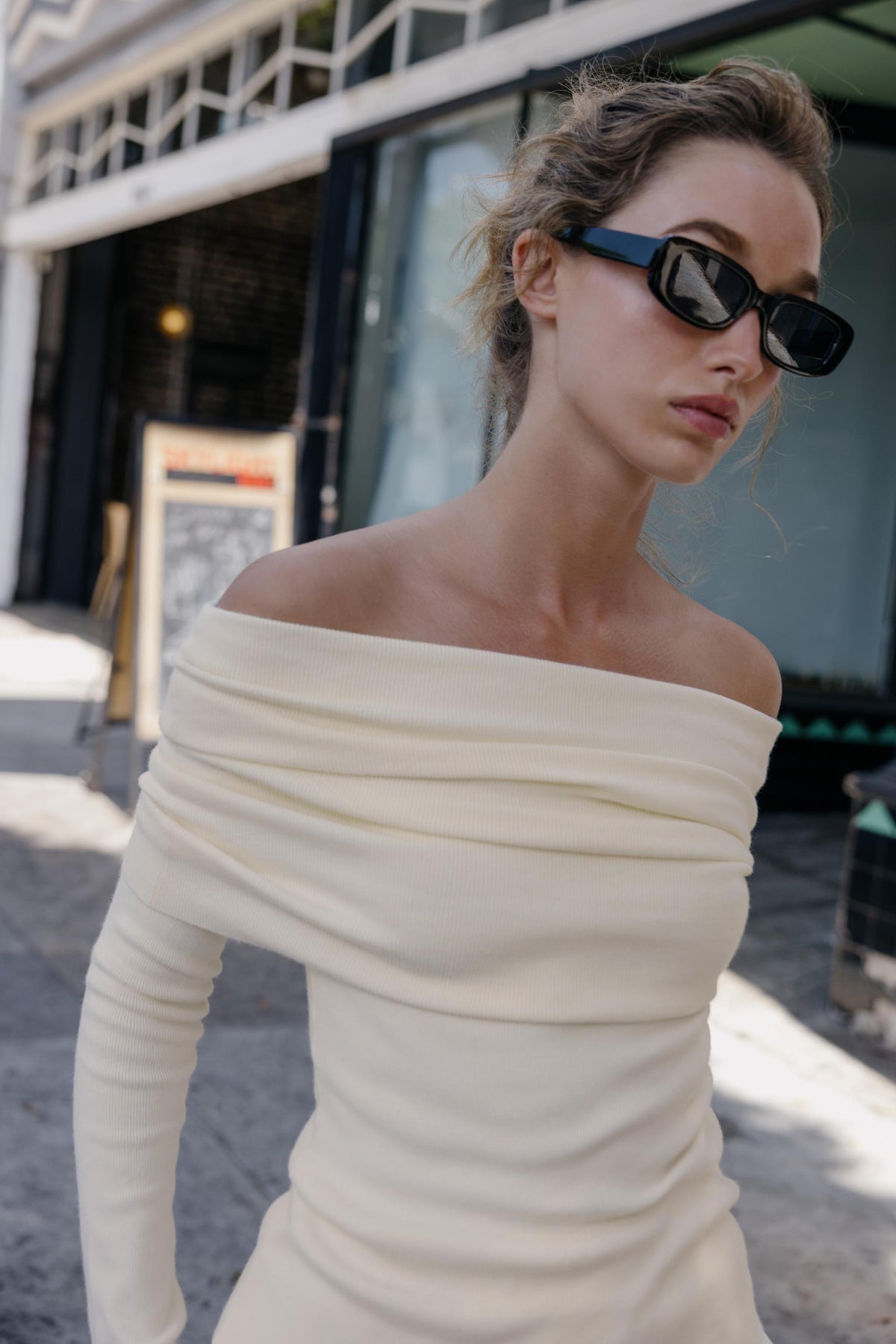 TRÄGERLOSES STRICKTOP