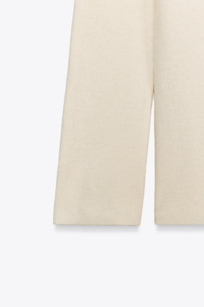 TRÄGERLOSES STRICKTOP