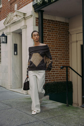 TRÄGERLOSER STRICKPULLOVER