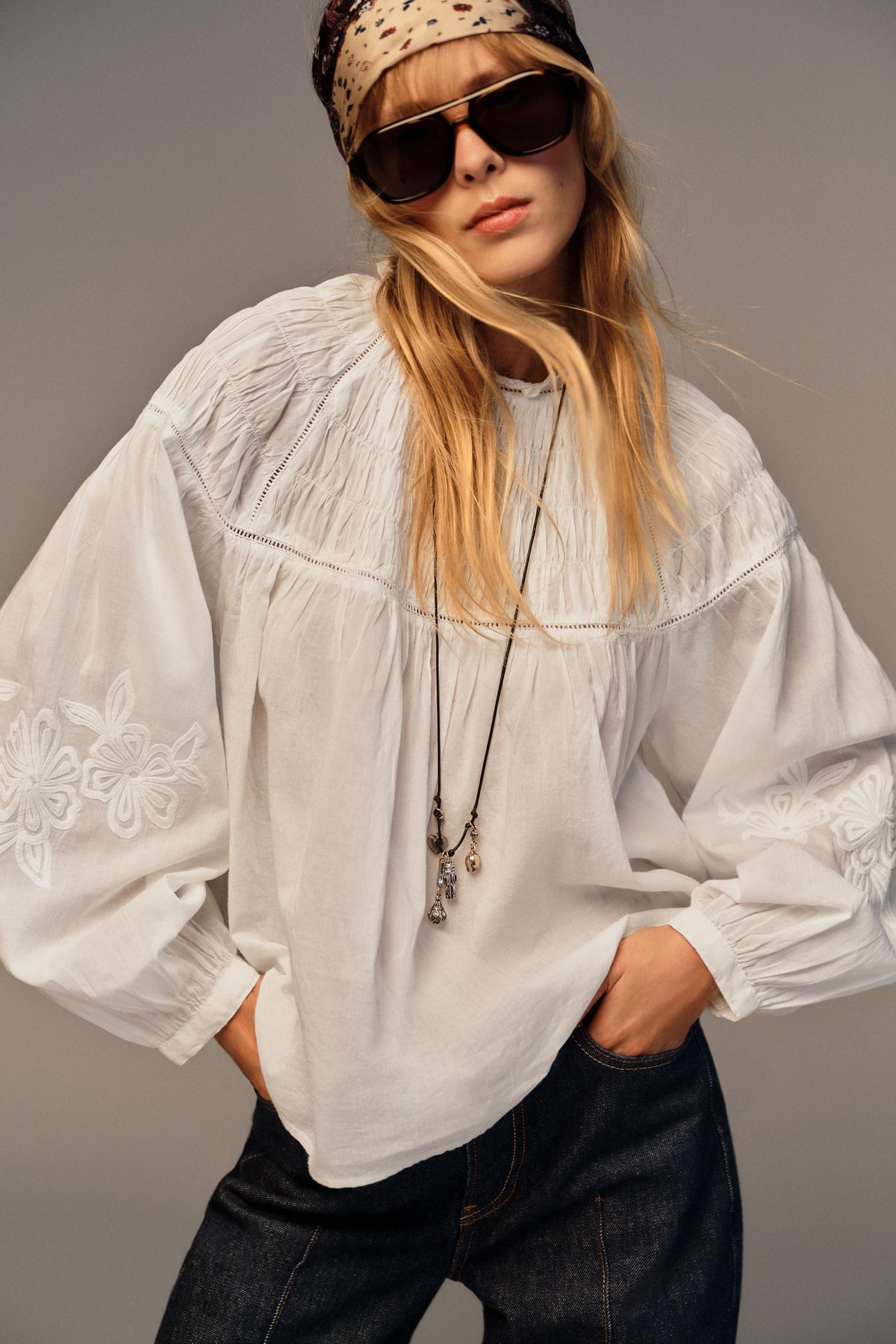 ROMANTISCHES HEMD MIT SMOCK-VERSCHLUSS