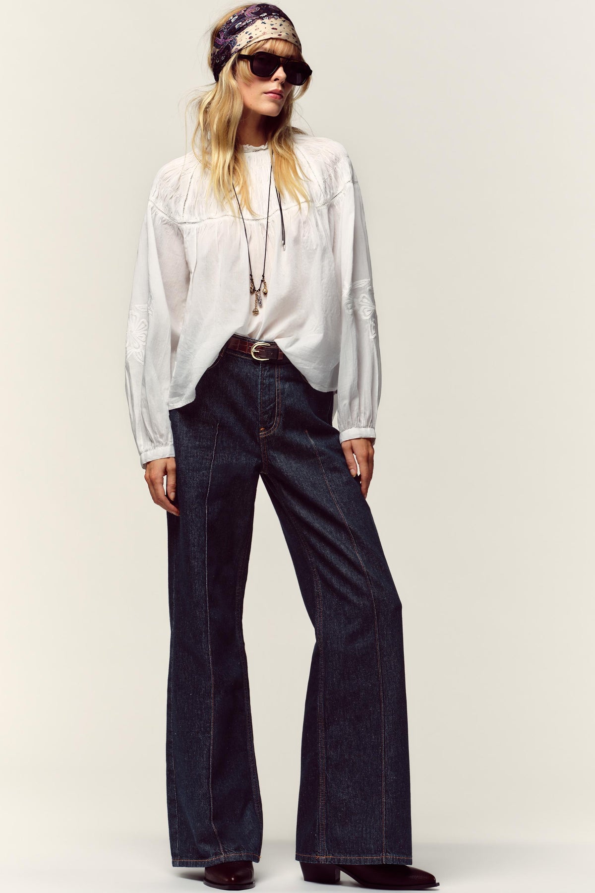 ROMANTISCHES HEMD MIT SMOCK-VERSCHLUSS