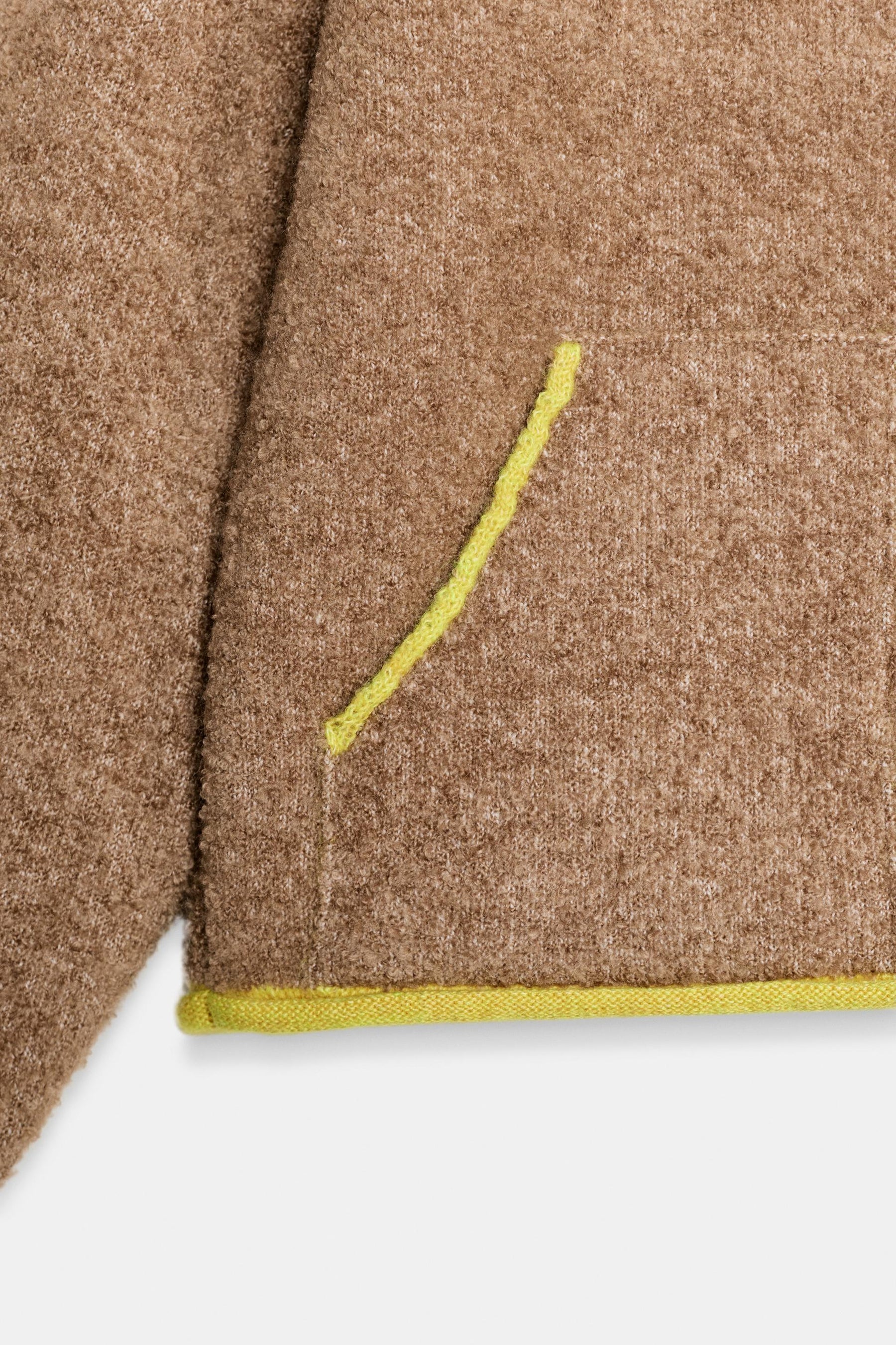 Strickjacke mit kontrastierendem Besatz