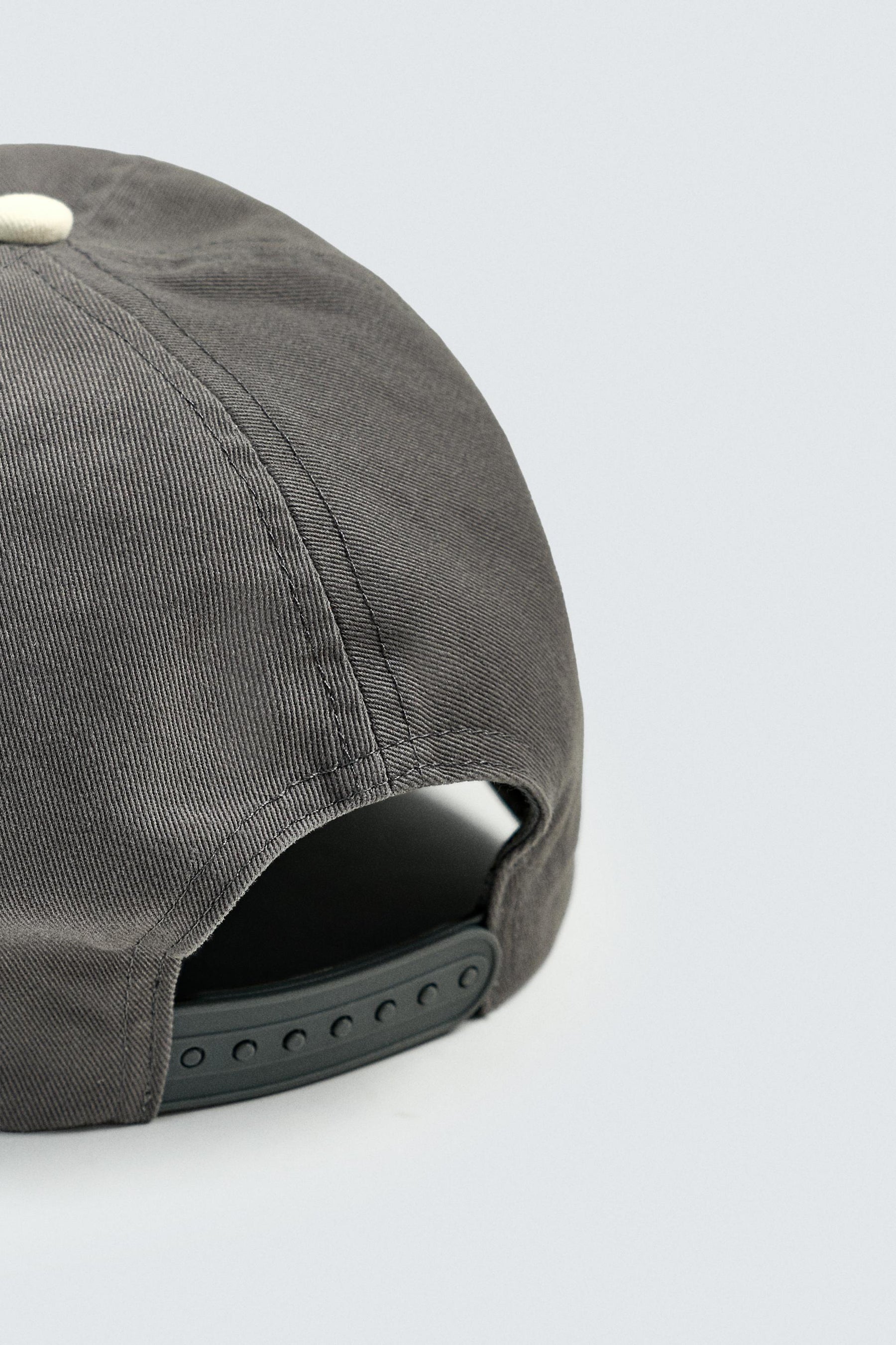 EMBROIDERED FLAT PEAK CAP - Image 4