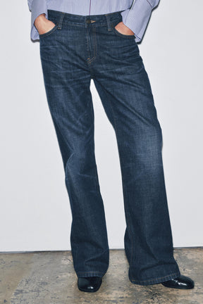 Bootcut-Jeans mit niedrigem Bund