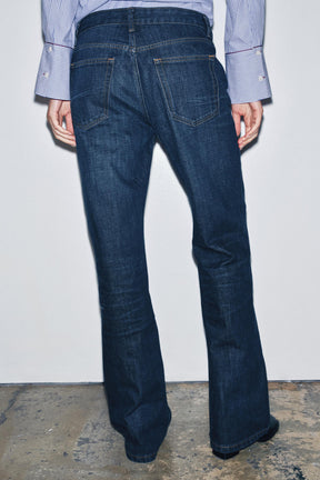 Bootcut-Jeans mit niedrigem Bund