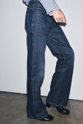 Bootcut-Jeans mit niedrigem Bund