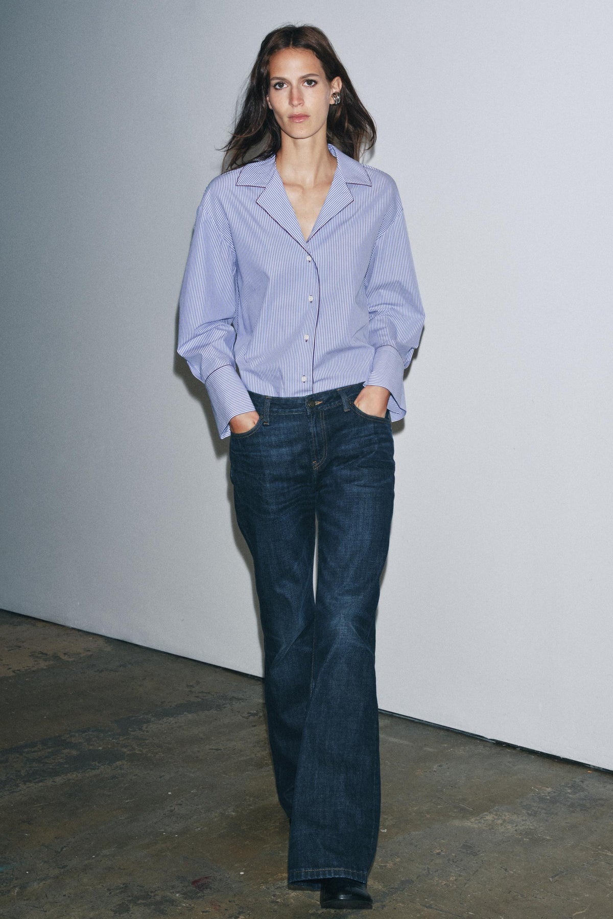 Bootcut-Jeans mit niedrigem Bund