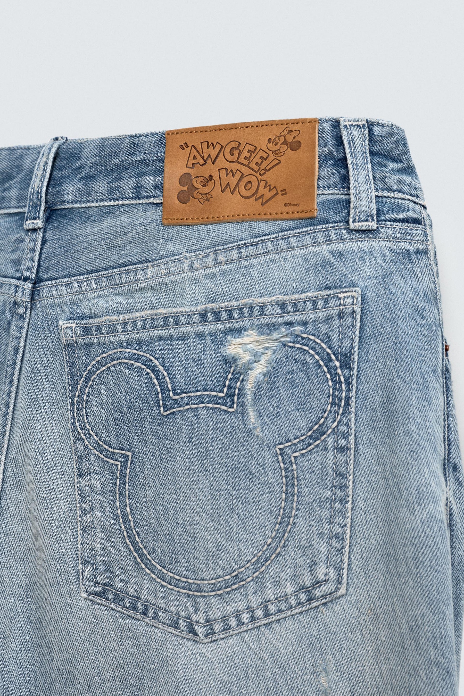 Hüftjeans mit ausgestelltem Bein