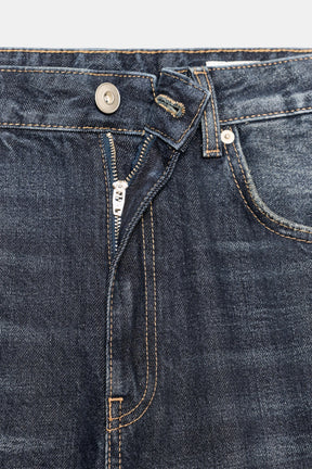 BAGGY-JEANS MIT MITTELHOCHGESCHNITTEN