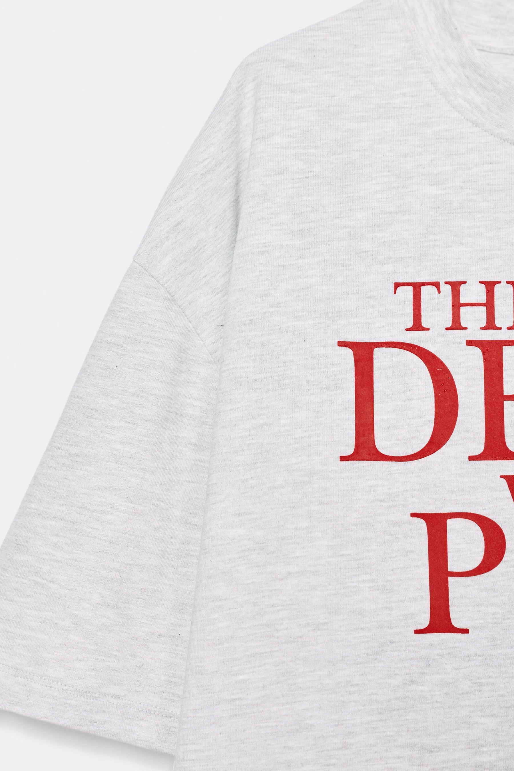 Prada-inspiriertes T-Shirt