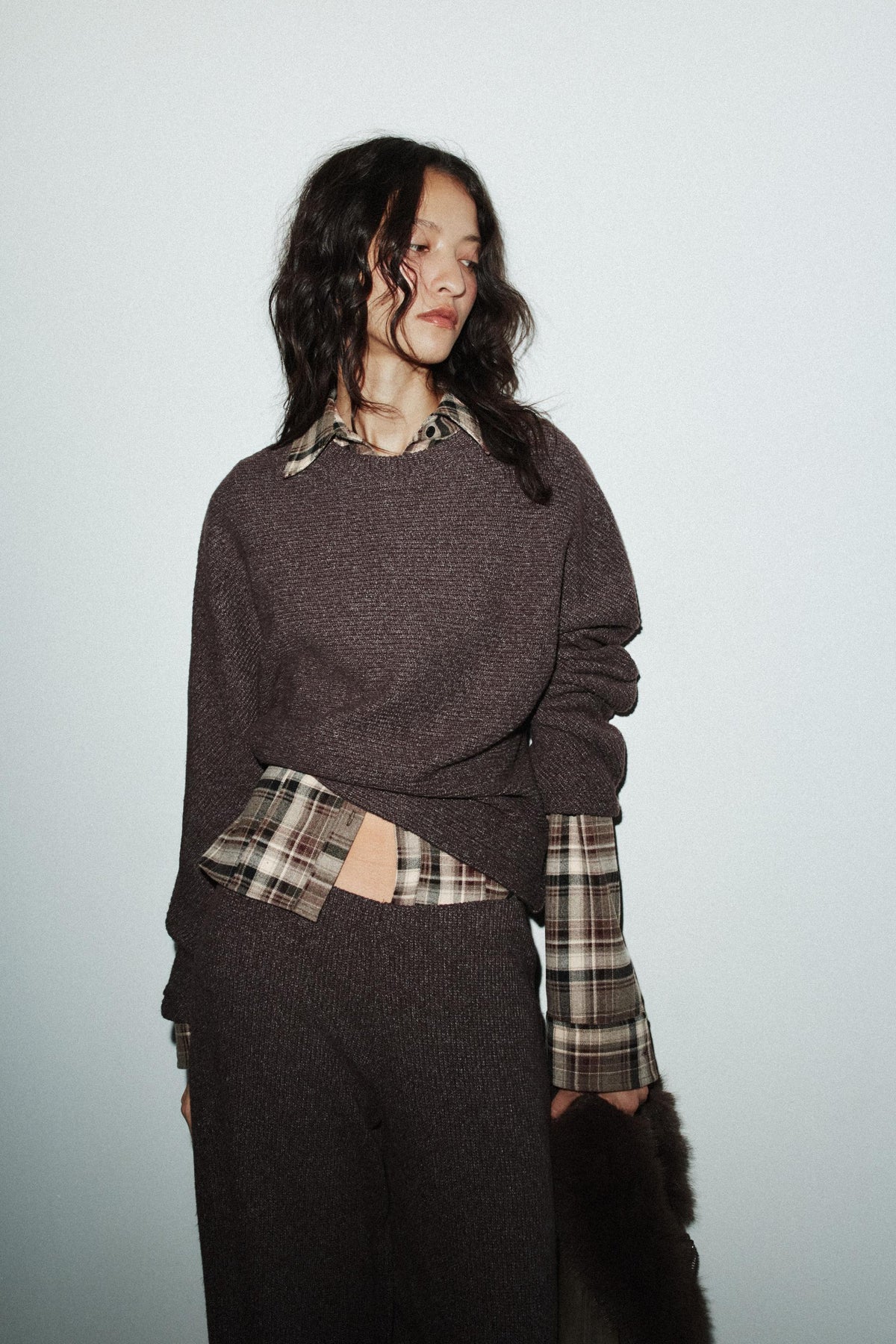 HOSE MIT WEITEM BEIN