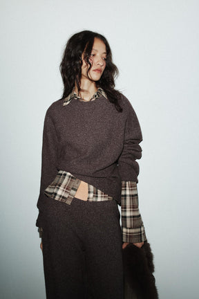 HOSE MIT WEITEM BEIN