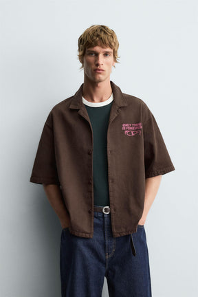 CONTRAST GRAPHIC PRINT SHIRT - Image 2