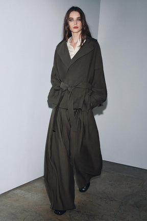 fließende Jacke mit Gürtel