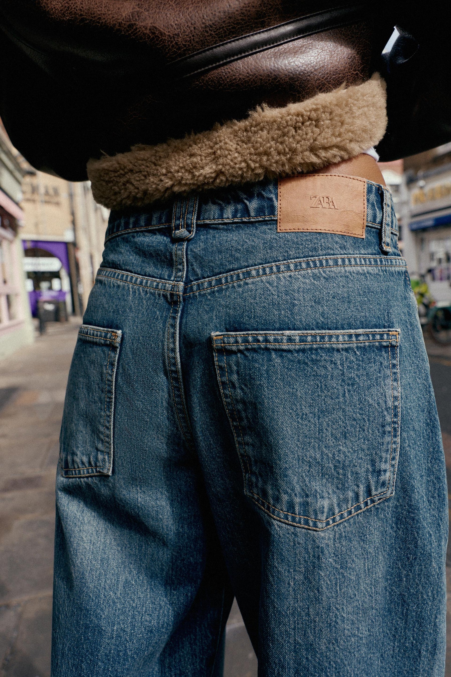 Weit geschnittene High-Waist-Jeans