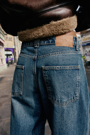 Weit geschnittene High-Waist-Jeans