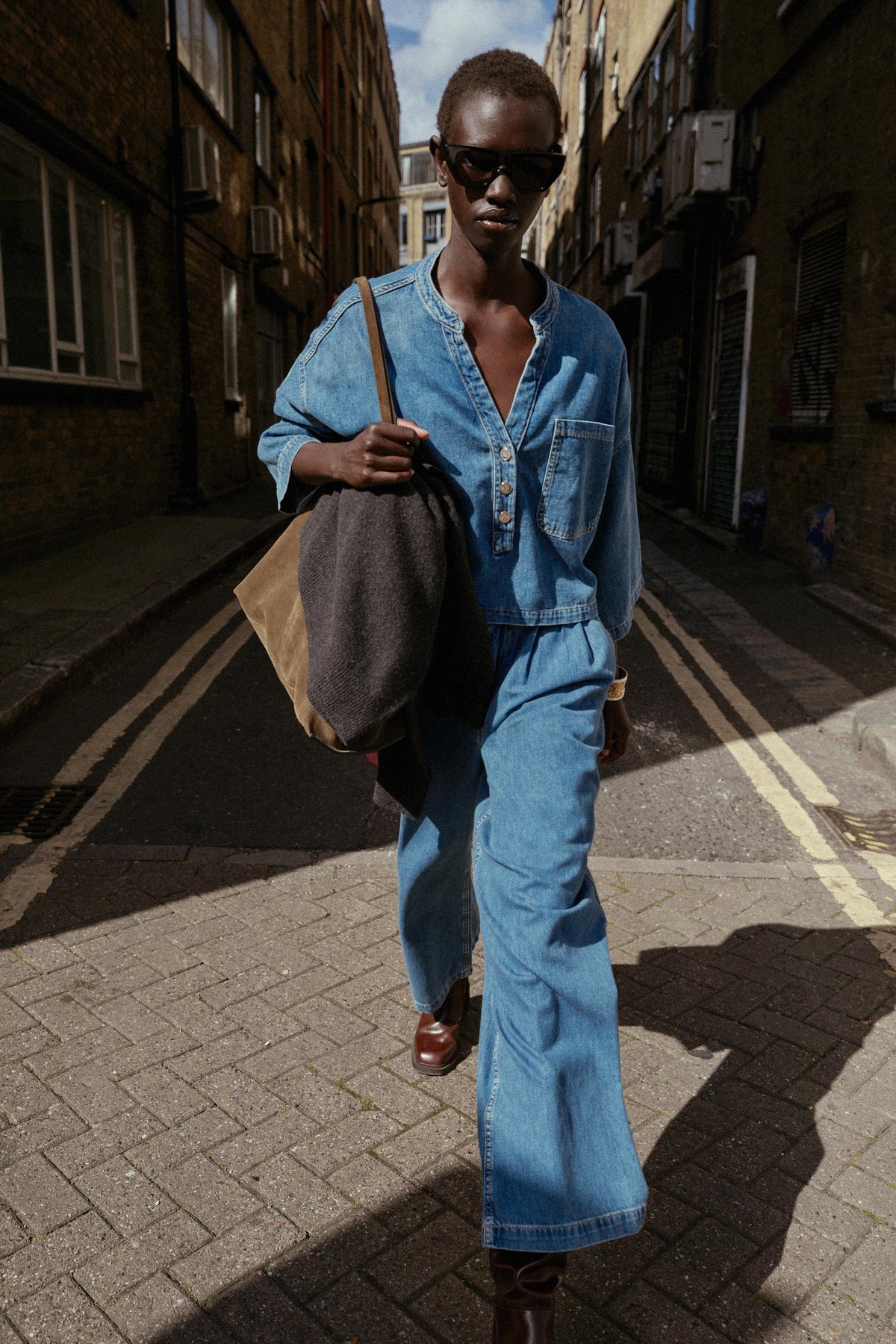 Jeans mit mittelhohem Bund und weitem Bein