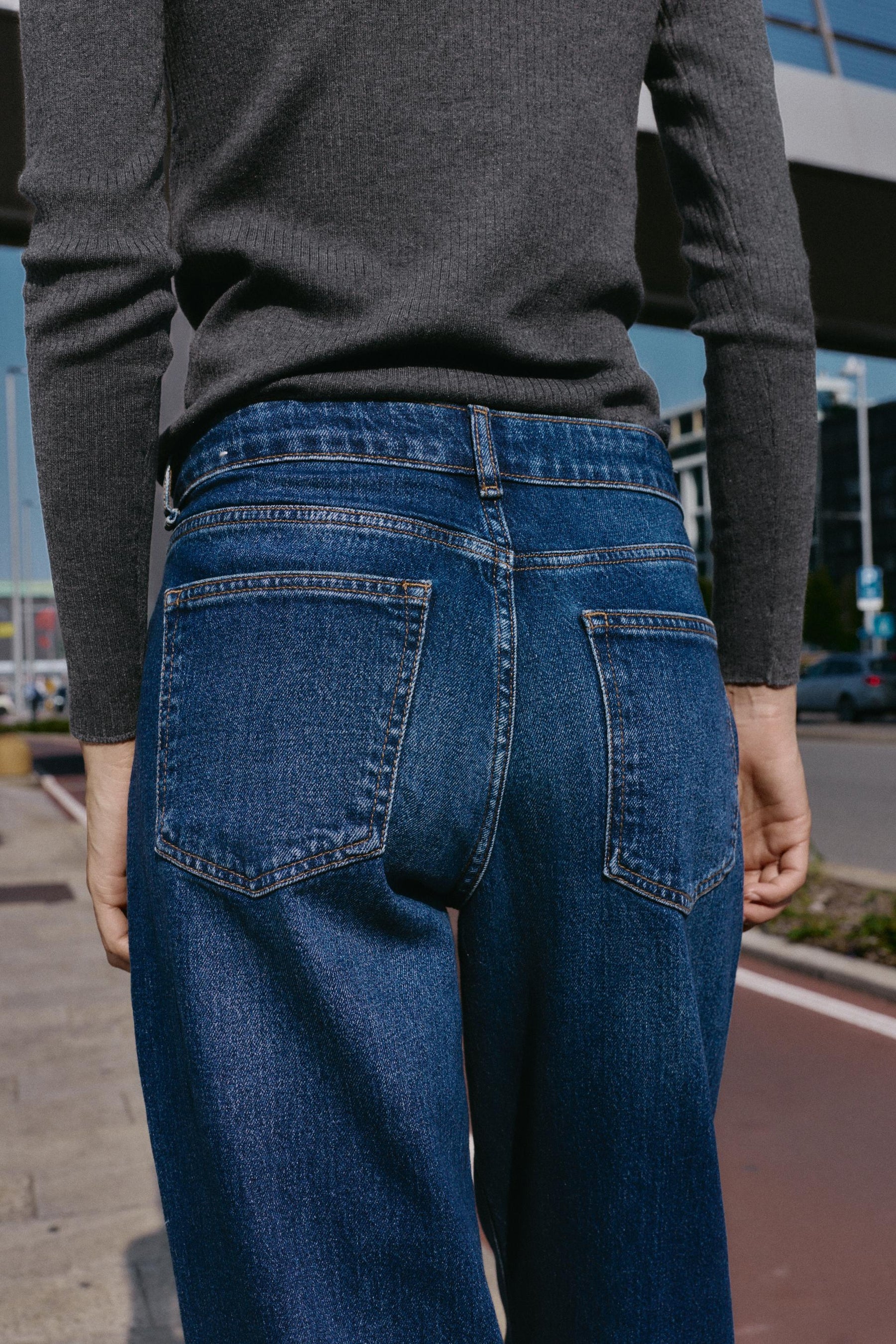 Relaxed Slim Low-Rise Jeans