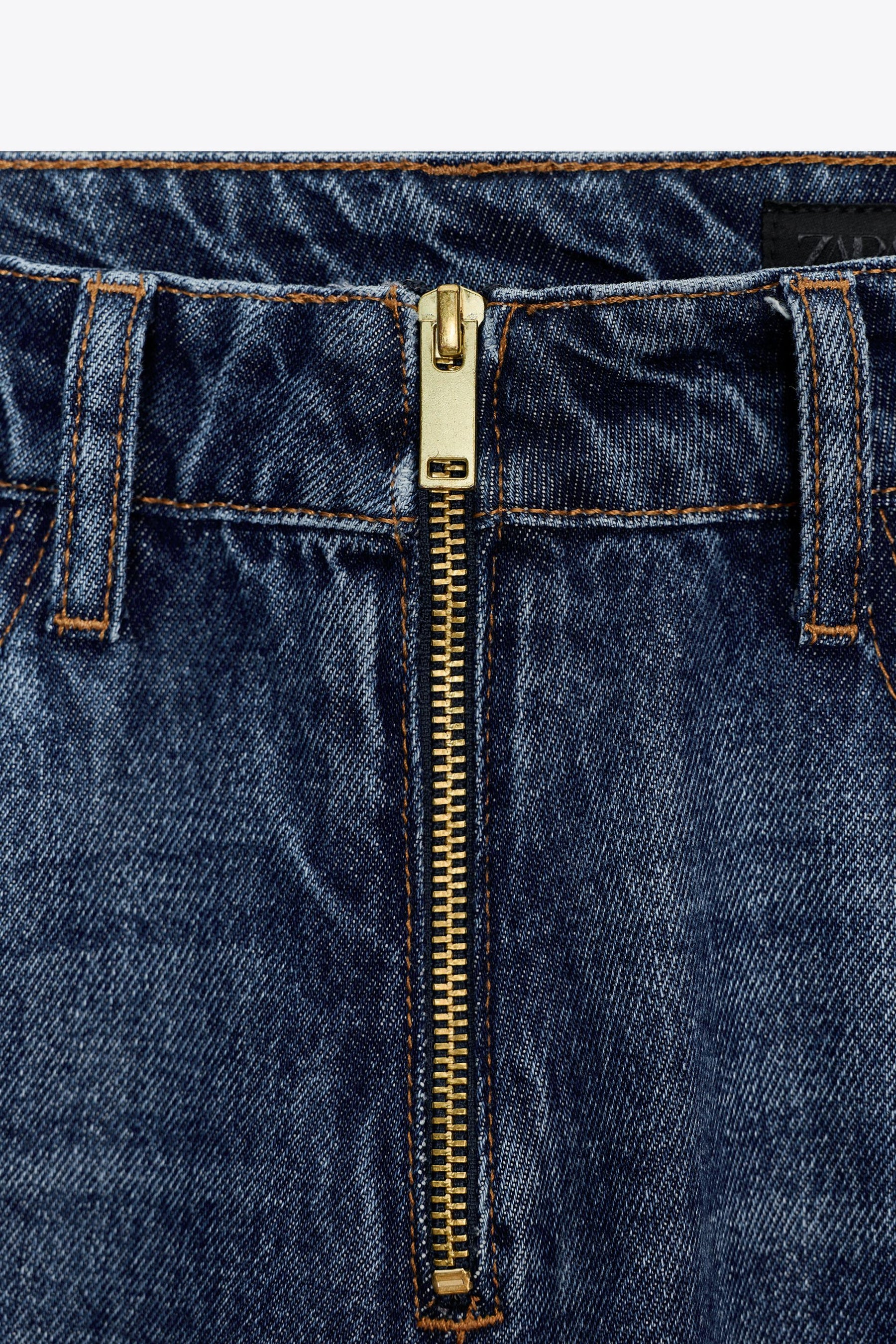 Weitbeinige Jeans mit Gürtel