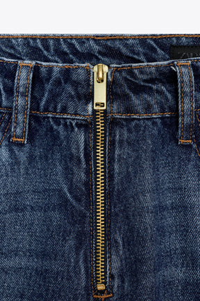 Weitbeinige Jeans mit Gürtel