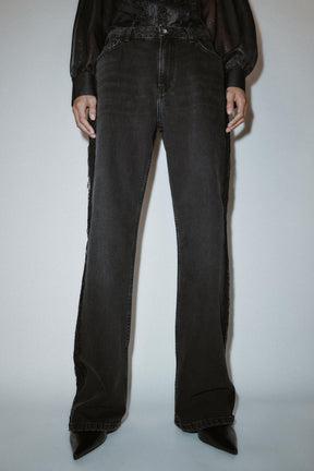 Jeans mit hohem Bund und normaler Passform