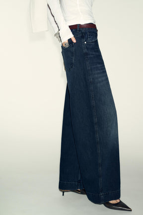 Weit geschnittene High-Waist-Jeans
