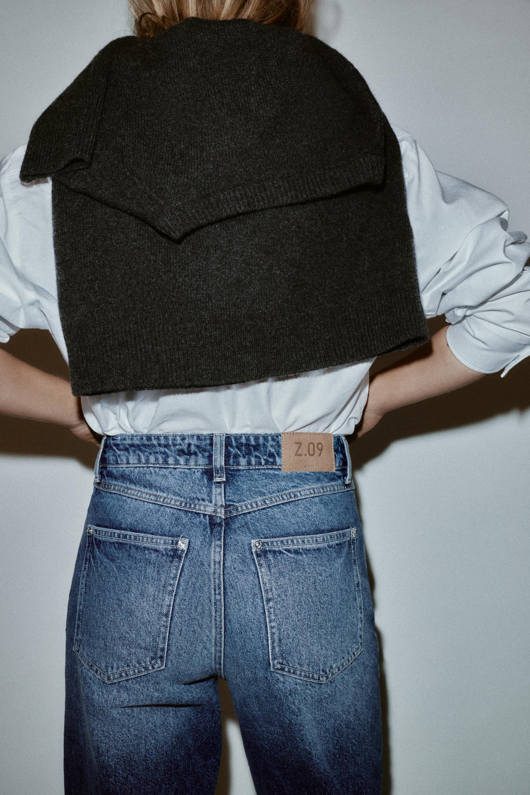 Gerade geschnittene High-Waist-Crossover-Jeans