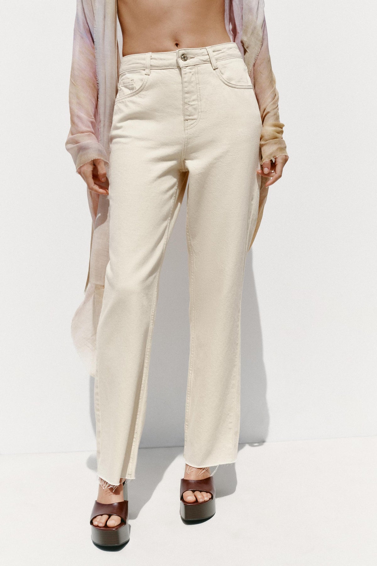 Jeans mit geradem Knöchel und hohem Bund