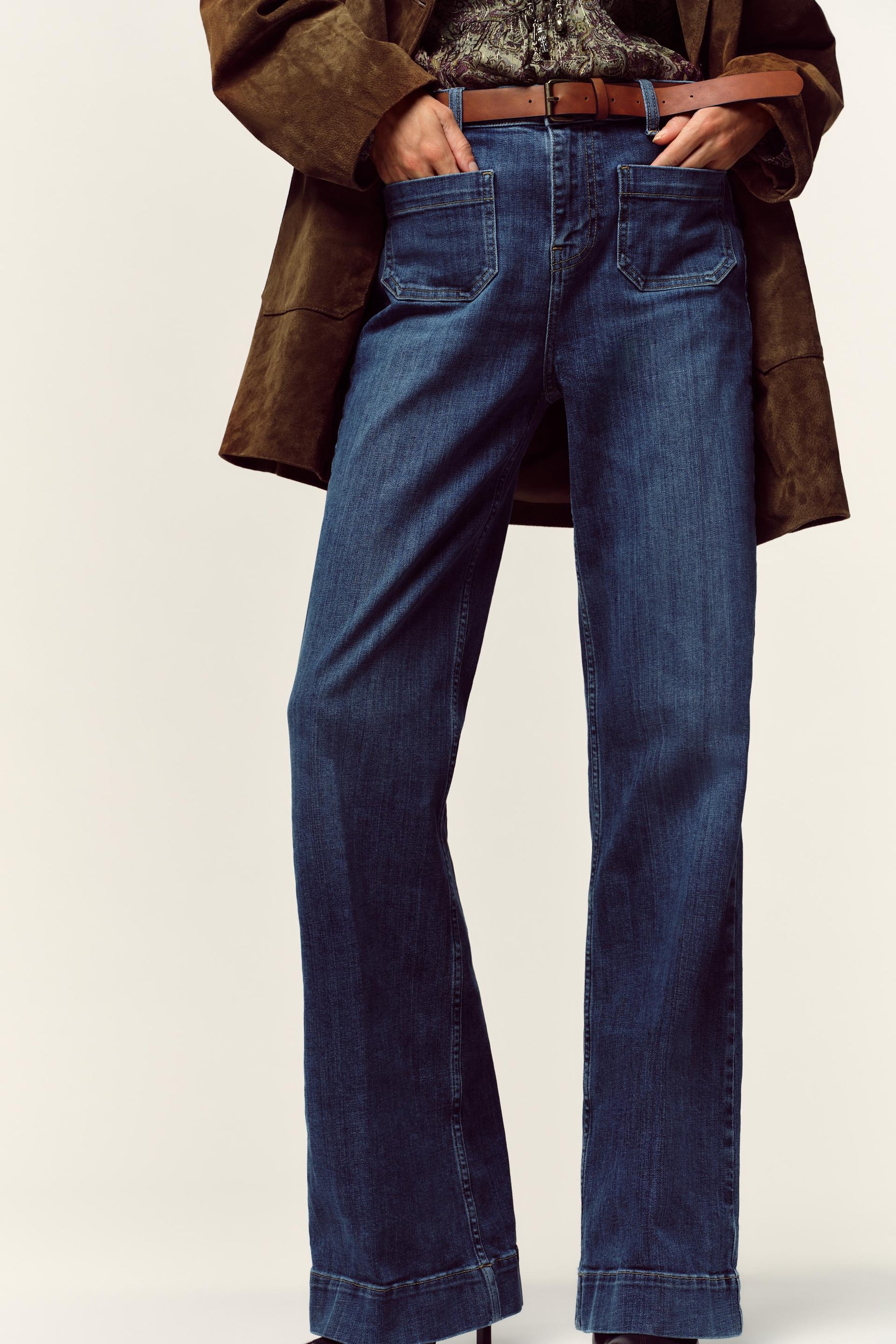 Schlagjeans mit hohem Bund