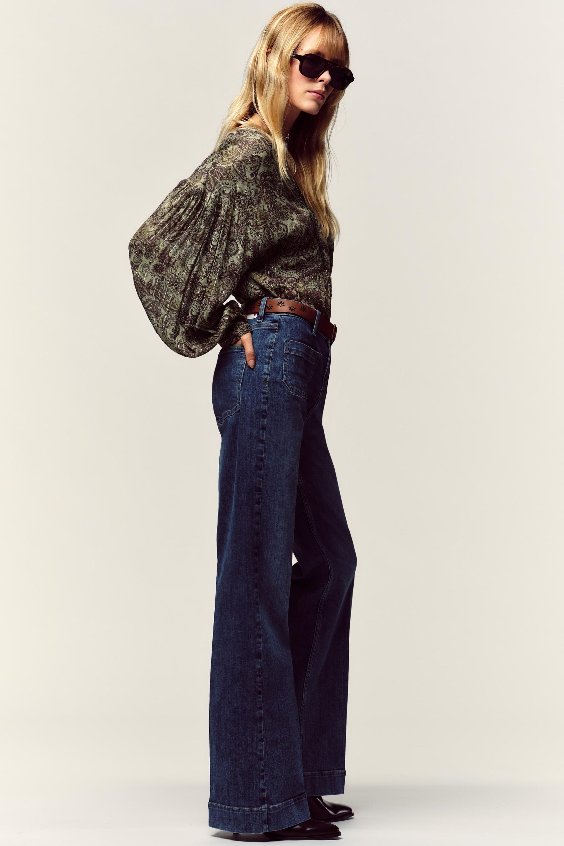 Schlagjeans mit hohem Bund