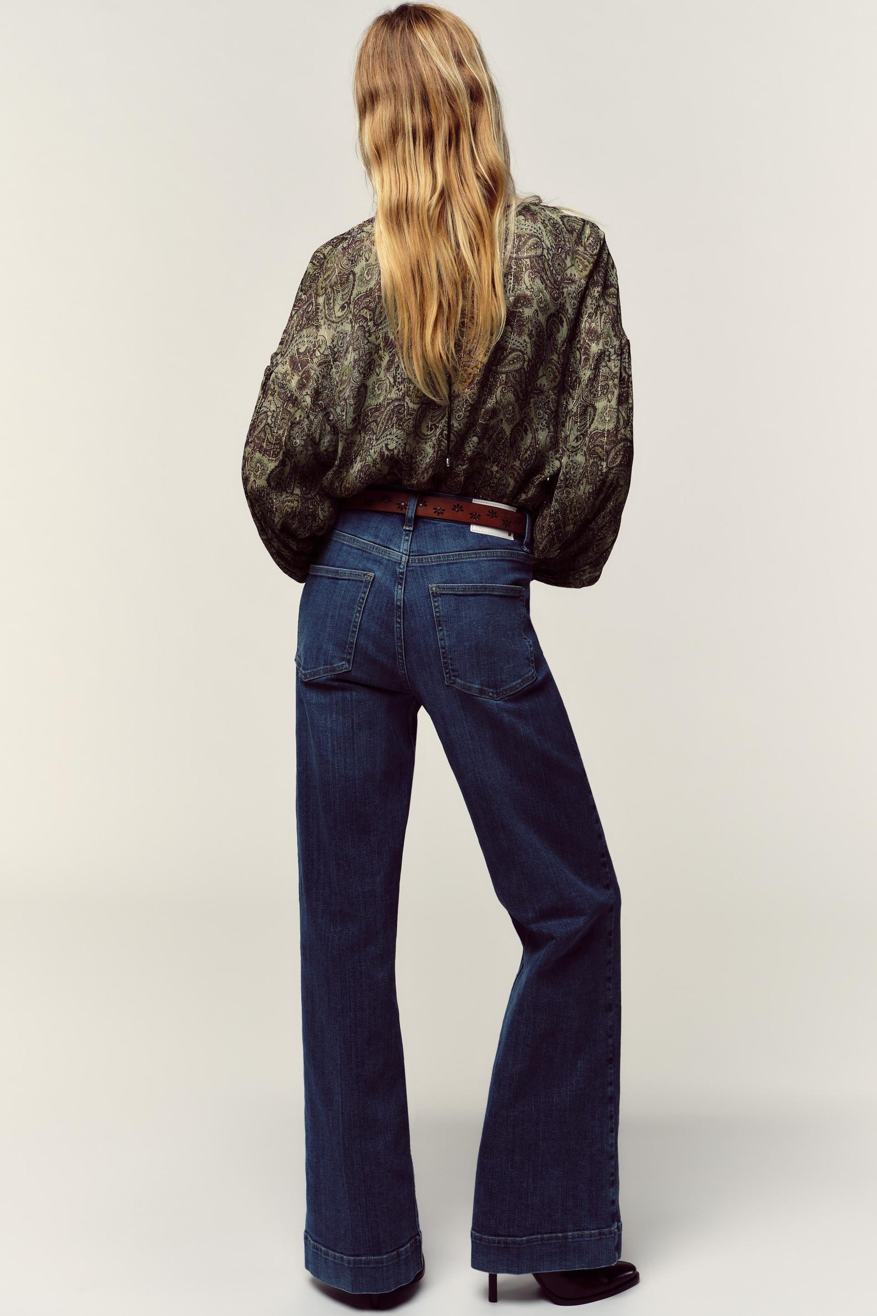 Schlagjeans mit hohem Bund