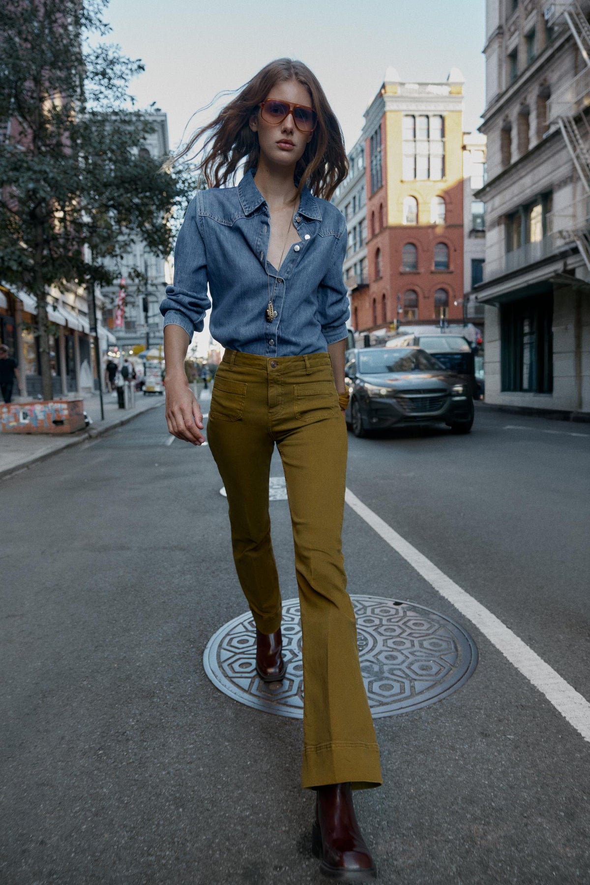 Jeans mit hohem Bund und Taschen