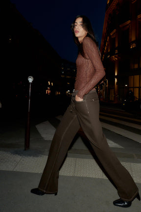 Hochgeschnittene Jeans mit Schnürung