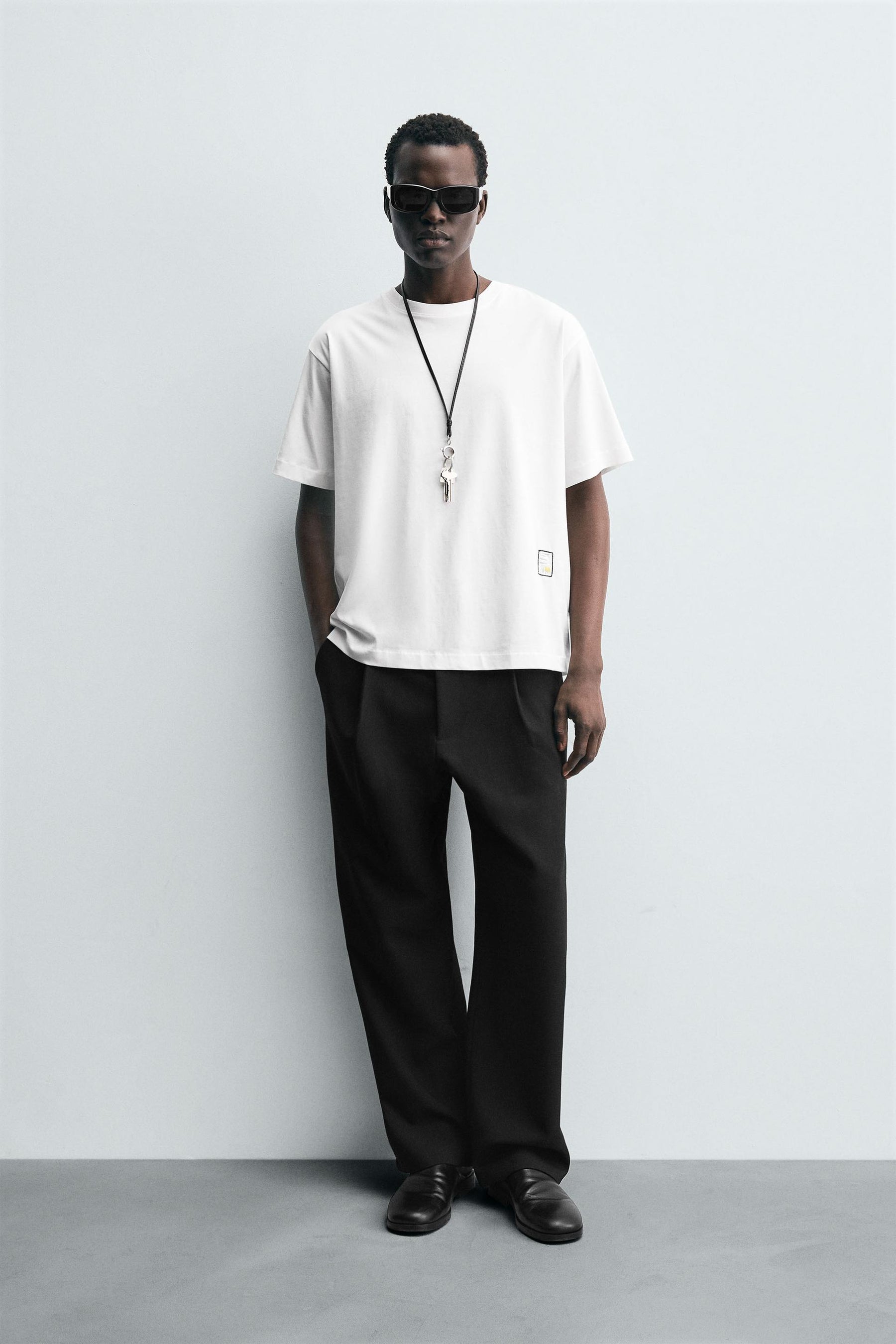 CONTRAST PATCH T-SHIRT - Image 1