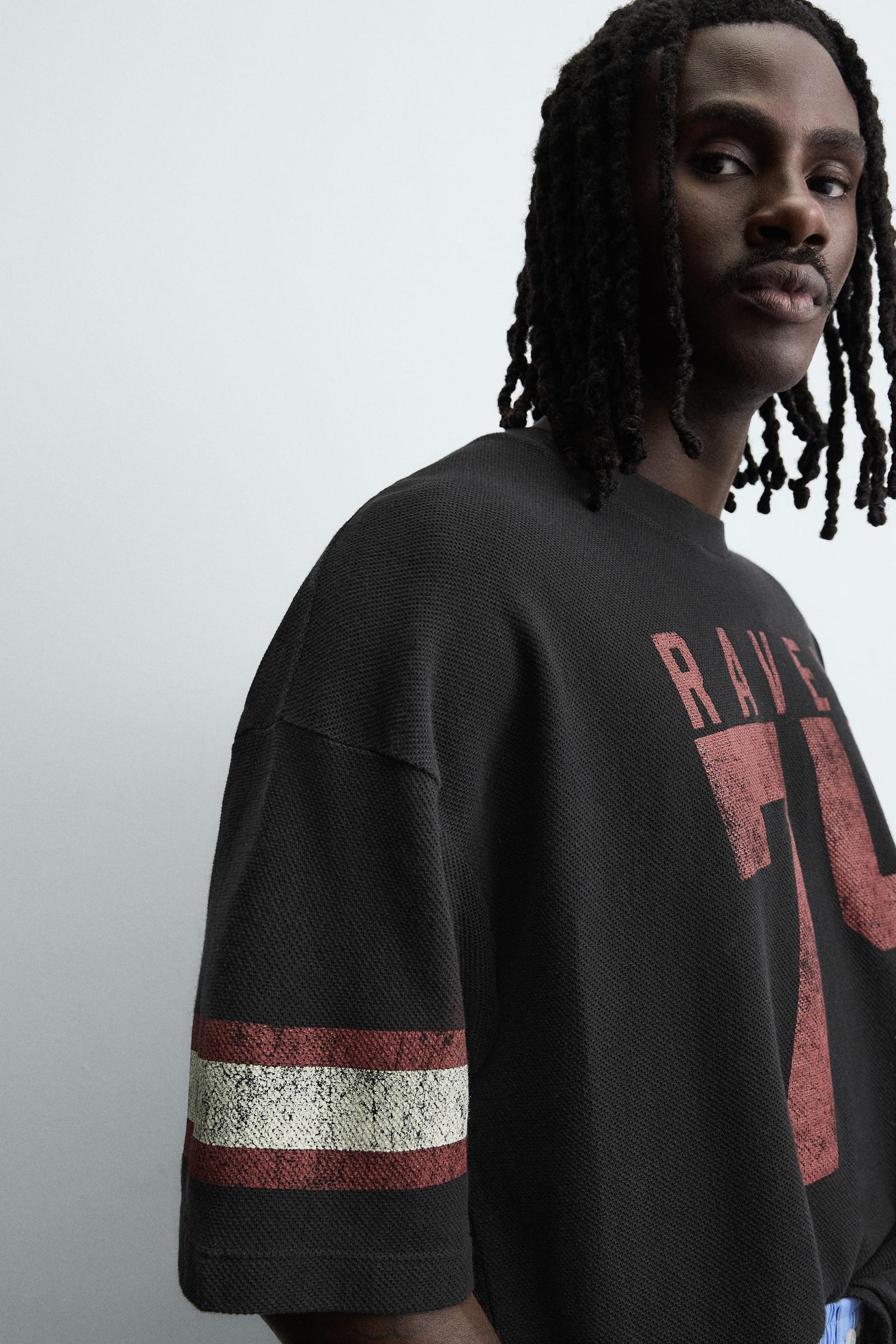 OVERSIZED VARSITY T-SHIRT - Image 7