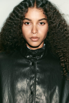 Bomberjacke aus Kunstleder