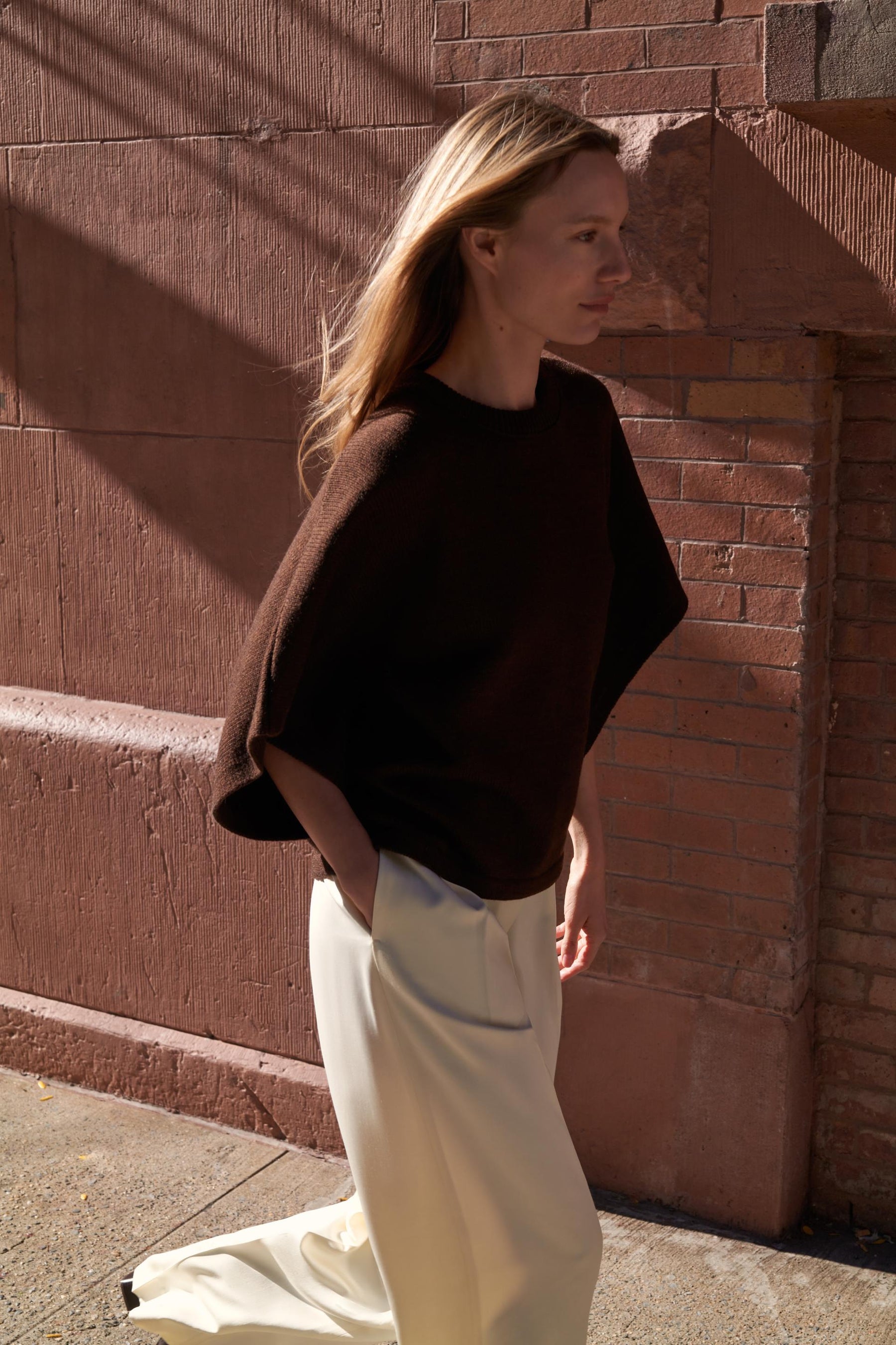 STRICKPULLOVER MIT WEITEN ÄRMELN