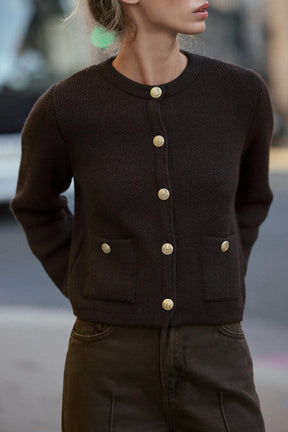 Strickjacke mit Knöpfen