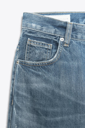 Gerade geschnittene, weite High-Waist-Jeans