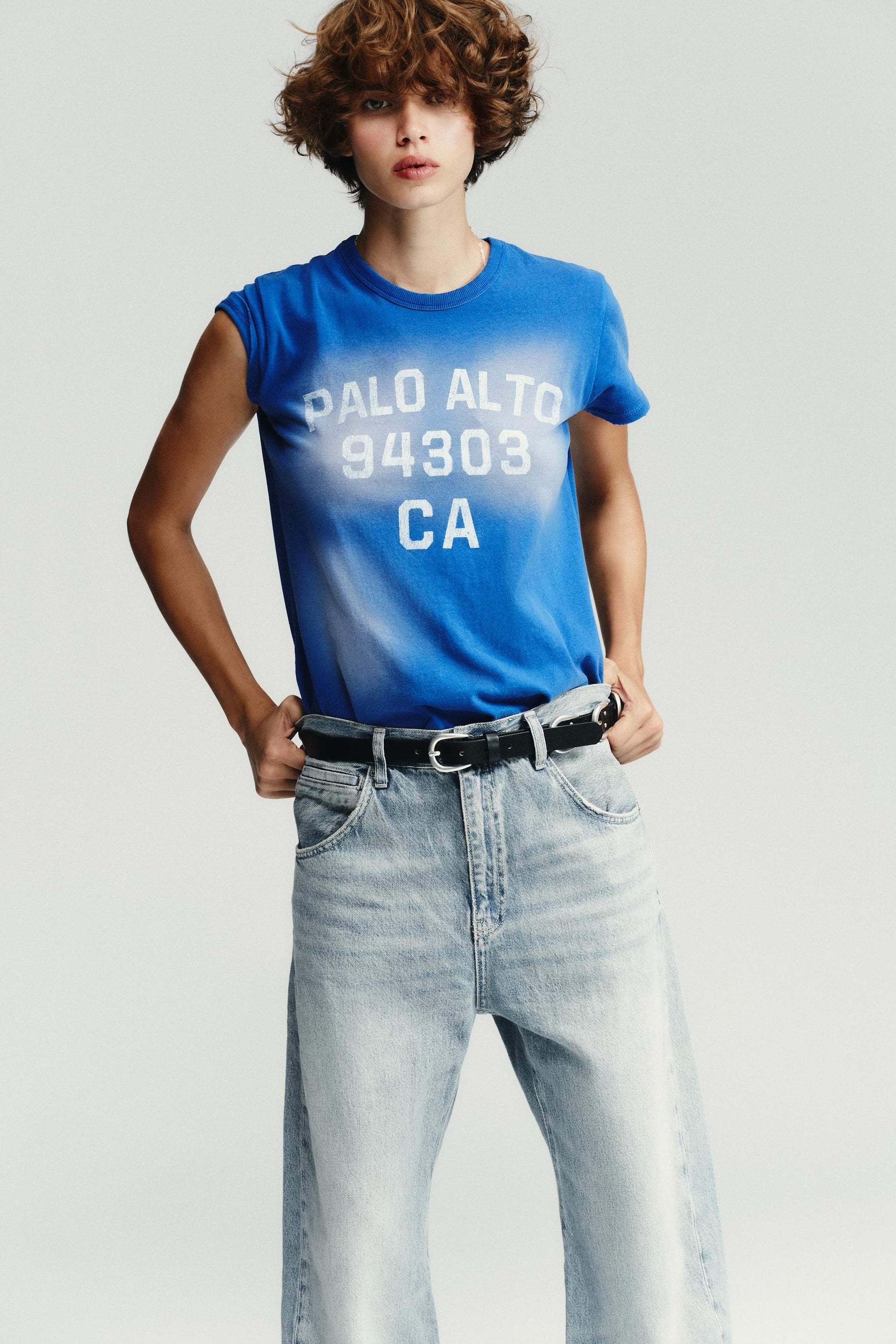 Übergroße Jeans mit mittelhohem Bund