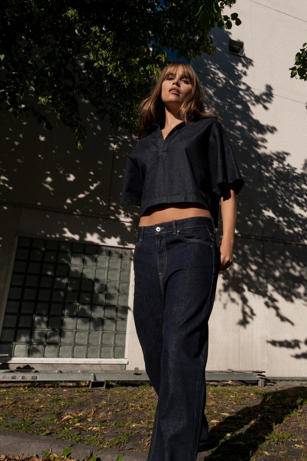 HOCHGESCHNITTENE FASSJEANS