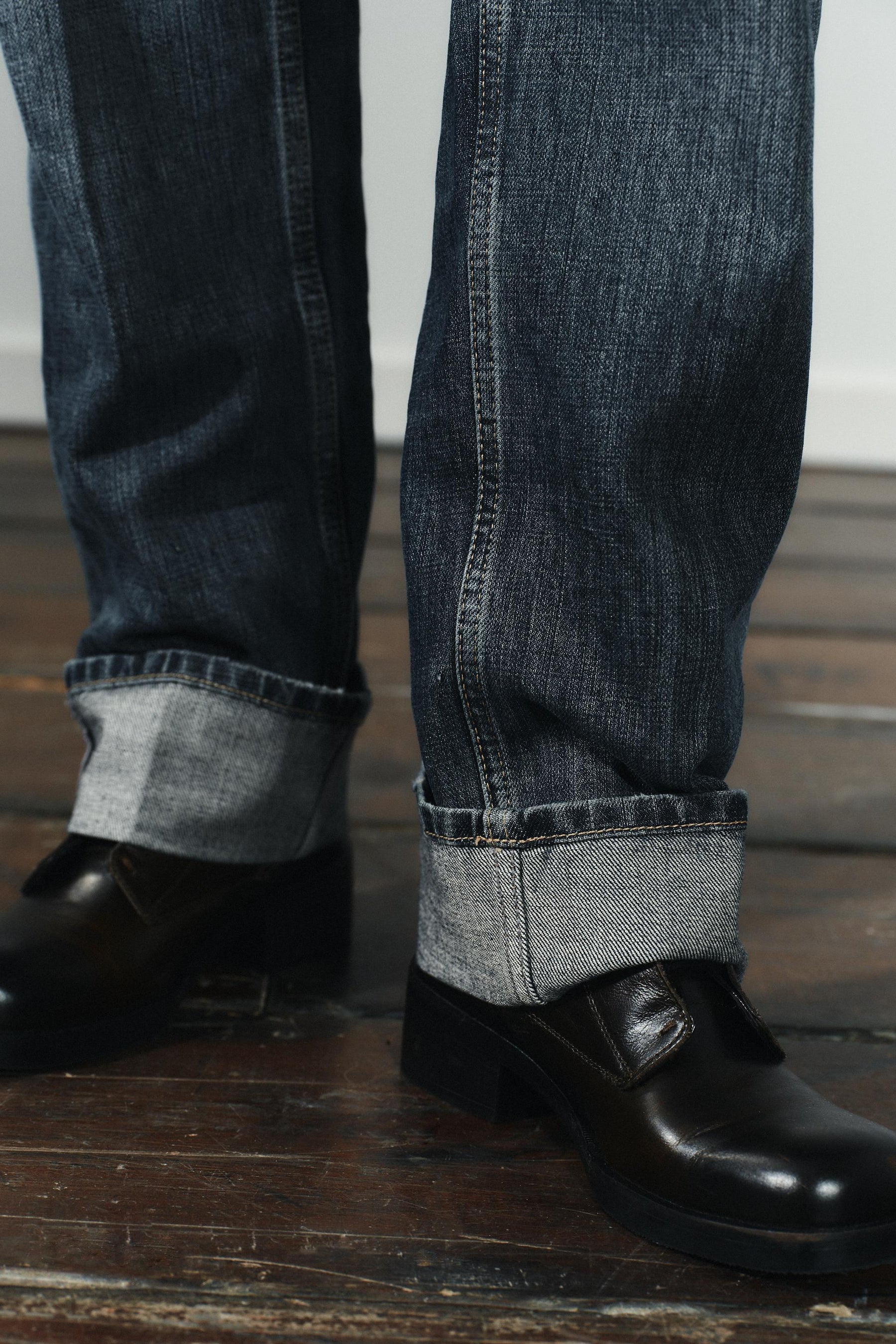 Gerade gefaltete Jeans