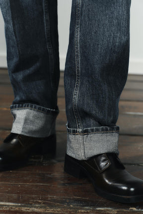 Gerade gefaltete Jeans