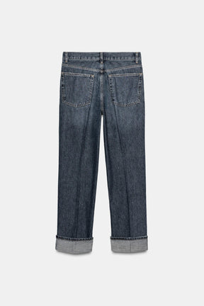 Gerade gefaltete Jeans