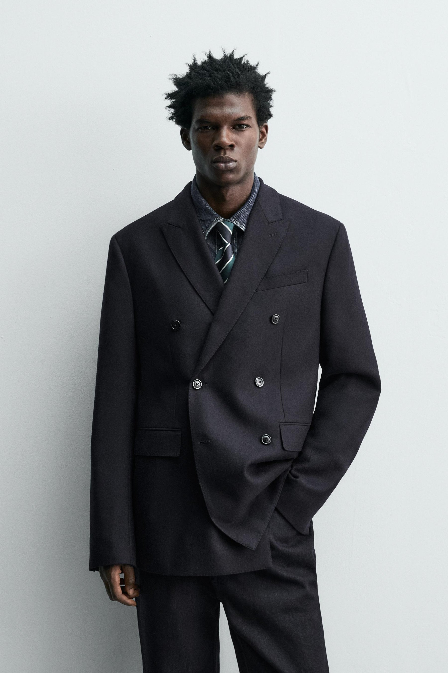 DOUBLE-BREASTED FLANNEL WOOL BLAZER - Image 2